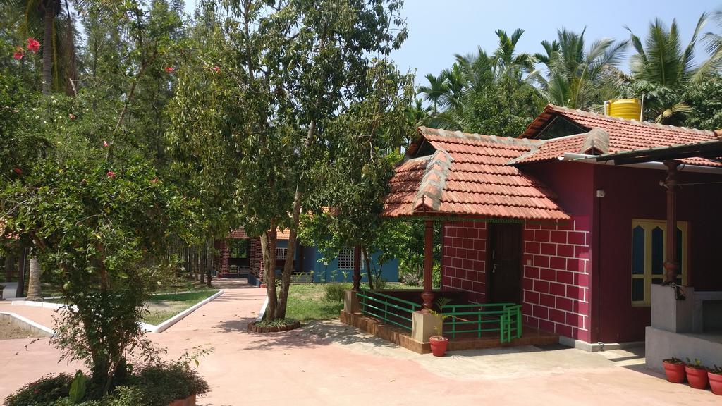 The Shades Holiday Homes Kushalnagar Ngoại thất bức ảnh